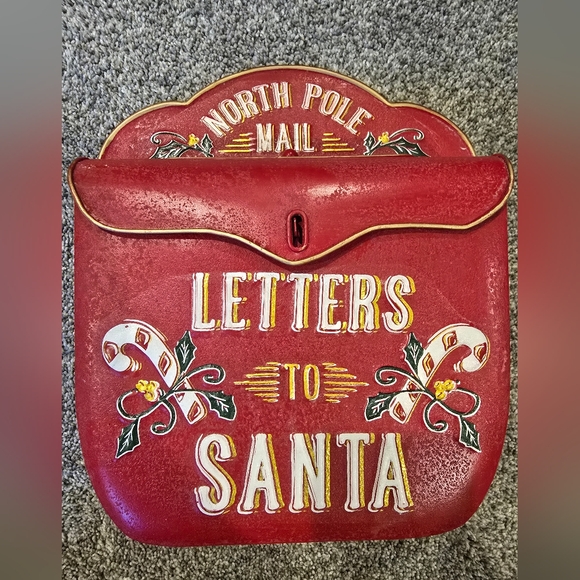 Red Letters to Santa Mailbox - Picture 1 of 3